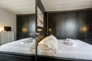 3 habitaciones, tabla de planchar con plancha, wifi y ropa de cama