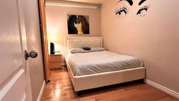 2 bedrooms, iron/ironing board, free WiFi, bed sheets