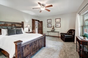 4 bedrooms, desk, iron/ironing board, WiFi