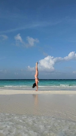 靠近海滩、白沙