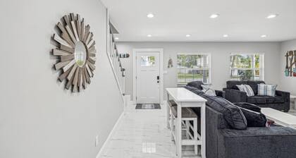 Newly Renovated Luxury Home with an In-ground Pool in Tampa Bay!