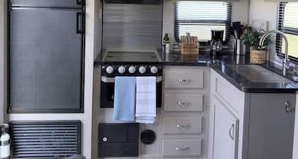 Fully Equipped Camper-Quiet Campground near Medora