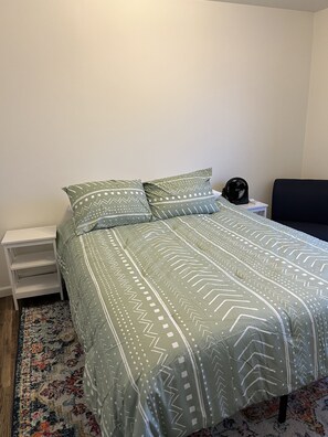 3 chambres, bureau, Wi-Fi gratuit, draps fournis