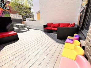 Outdoor dining - C12~Private Sunny Terrace+15 Beds/Sofabeds+5 Full baths+Free parking (Montréal)