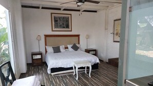 Family Room, Multiple Bedrooms, Balcony, Pool View | In-room safe, bed sheets - Casa de la O (Yautepec)