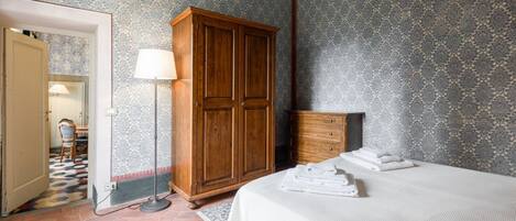8 makuuhuonetta, silitysrauta/-lauta, Wi-Fi, vuodevaatteet