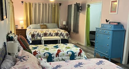 Relax at the Shabby Chic Lake house