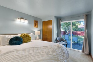 2 bedrooms, desk, iron/ironing board, free WiFi