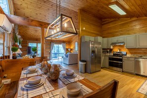 Interior - Horse Valley Lodge - Pool Table, Firepit, Indoor fireplace, Pet Friendly (Boone)