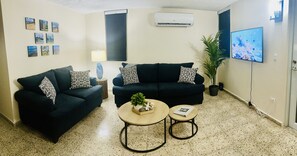 Smart TV - Walk to the Beach taking in the Ocean Breeze (Humacao)