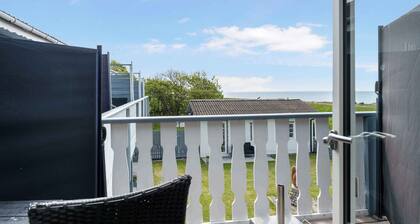 Holiday in the first row to the water