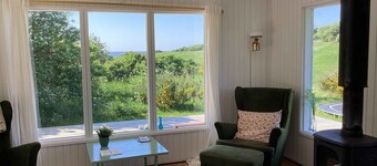 Peaceful cottage by the beach and nature