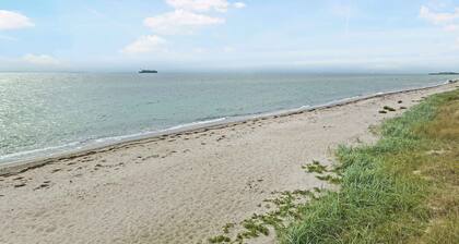 Holiday home 100 meters from a lovely beach