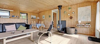 Holiday home 100 meters from a lovely beach