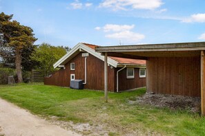Exterior - Modern holiday home with 200m to beach (Store Fuglede)