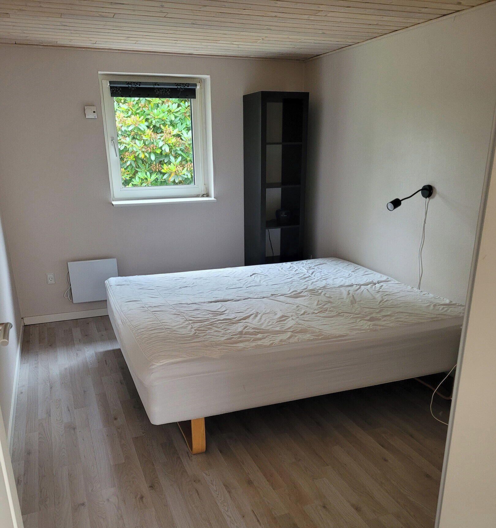 4 bedrooms, iron/ironing board, free WiFi