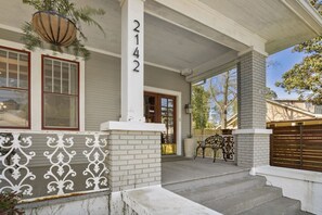 Exterior detail - Exquisite Garden District Haven, Walk to Dining (Baton Rouge)