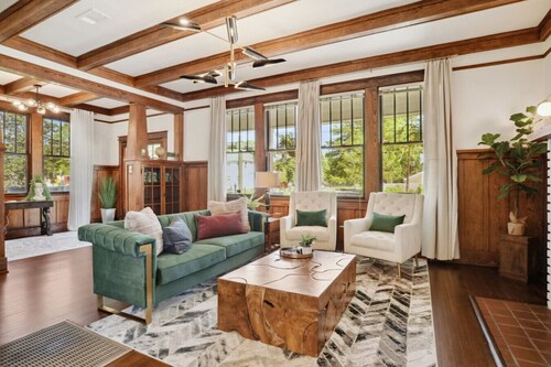 Exquisite Garden District Haven, Walk to Dining