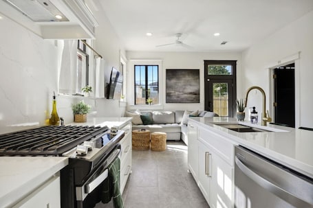 Fridge, microwave, oven, stovetop. Exquisite Garden District Haven, Walk to Dining