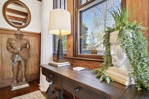 Interior - Exquisite Garden District Haven, Walk to Dining (Baton Rouge)