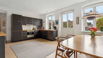 Køleskab, ovn, kogeplade, opvaskemaskine