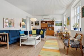 TV, stereo - Cozy holiday home in Marstal on Ærø (Marstal)