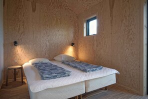 4 bedrooms, free WiFi - Beautiful summer house near the water (Rønne)