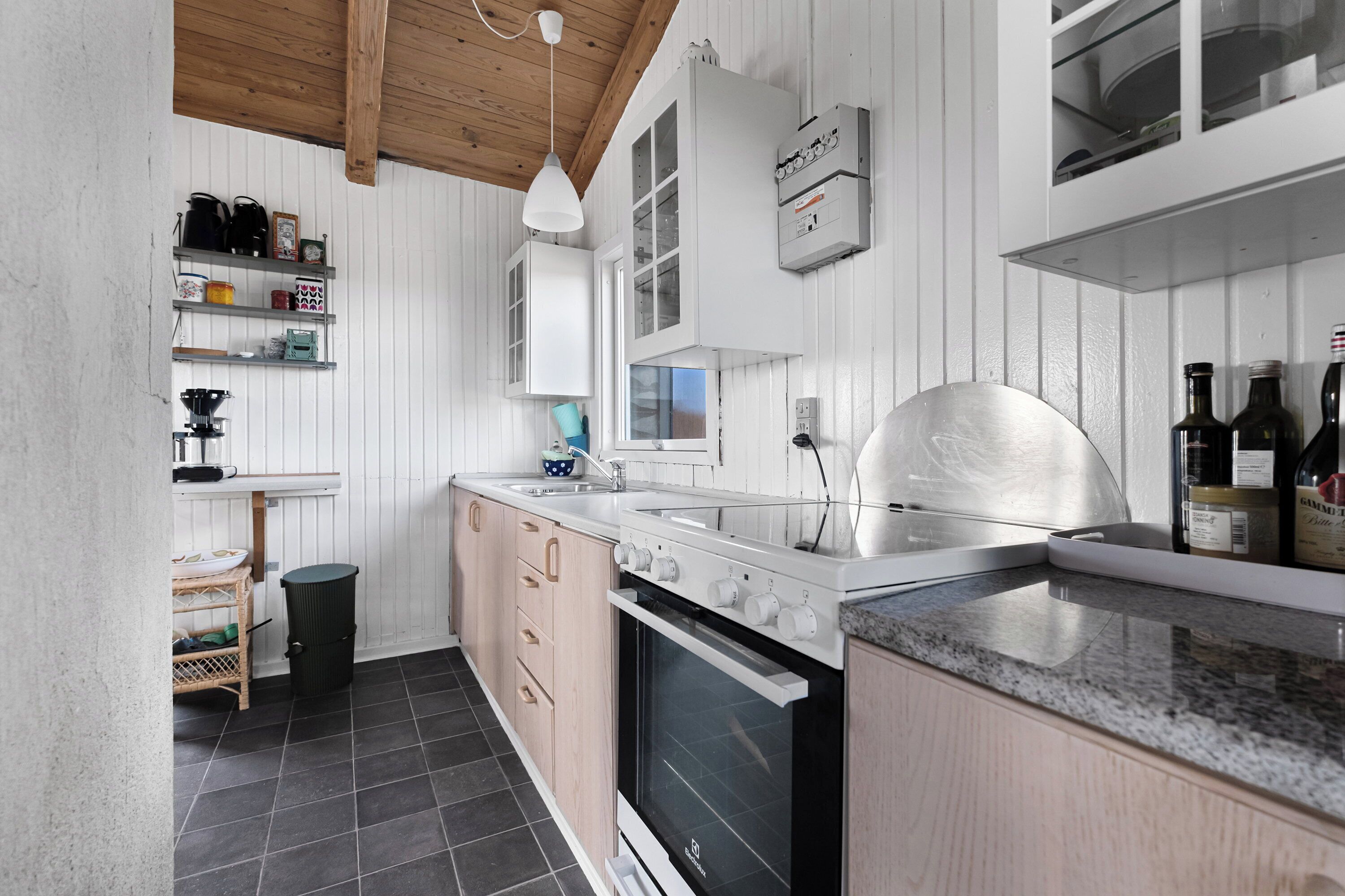 Fridge, oven