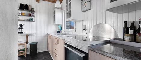 Fridge, oven