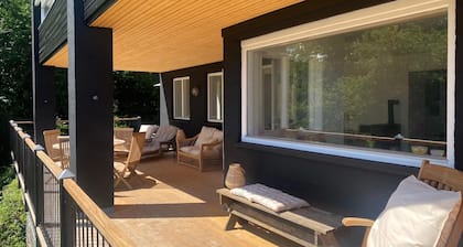 Modern holiday home with exceptional sea views