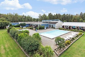 屋内プール、温水プール