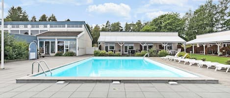 Innenpool, beheizter Pool