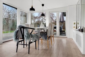Dining - Amazing holiday home with view at the water (Vig)