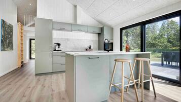 Réfrigérateur, four, plaque de cuisson, lave-vaisselle