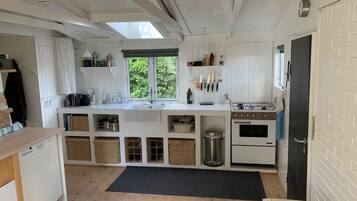 Fridge, oven, dishwasher