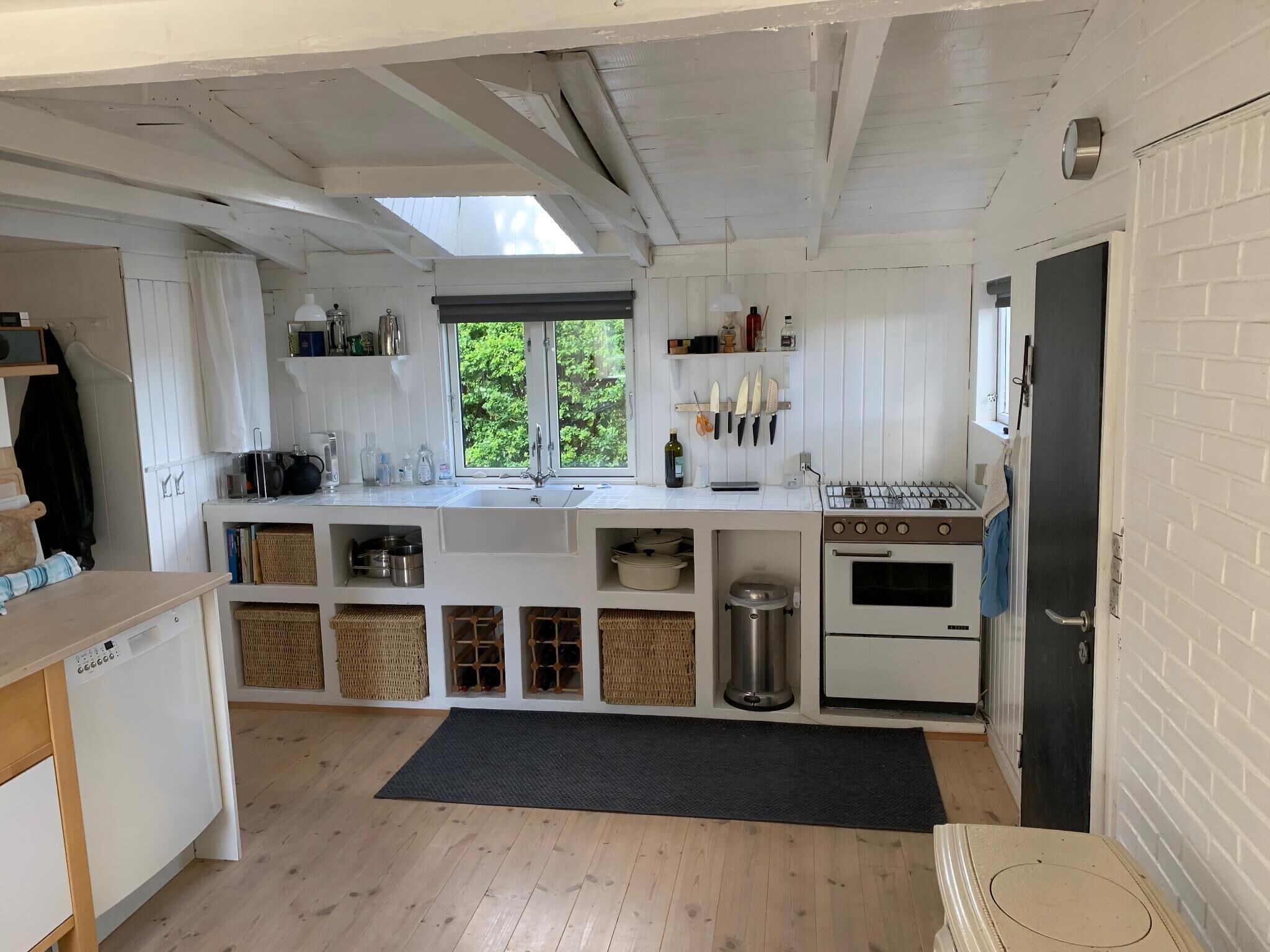 Fridge, oven, dishwasher