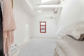 2 bedrooms, free WiFi