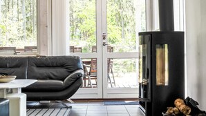 Télévision, lecteur de DVD, chaîne hi-fi