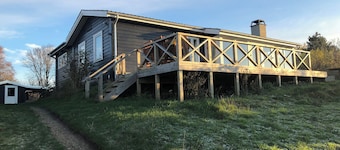 Nice summer house with sea view