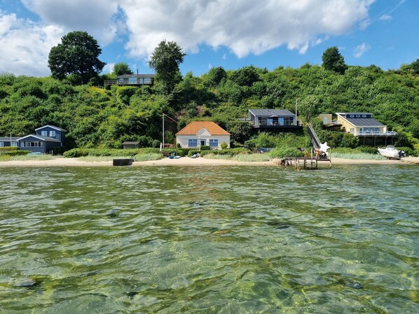 On the beach - Exclusive location at the waters edge (Kolding)