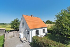 Exterior - Lovely holiday home in idyllic surroundings (Rønne)