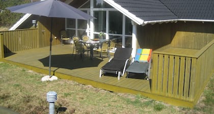 Beautiful holiday home close to the North Sea