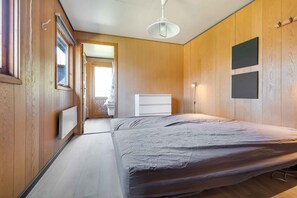 5 slaapkamers, een strijkplank/strijkijzer, gratis wifi