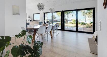 New summer house from 2021 with sea view