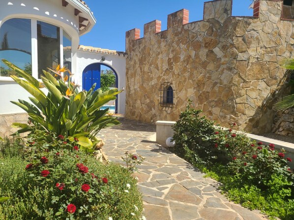 Exterior detail - Villa Hana in Els Poblets (Poblets (els))