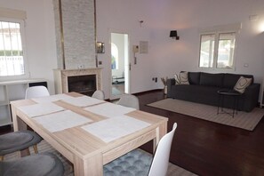 Fernseher, Kamin
