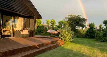 Quietly located holiday home close to the sea