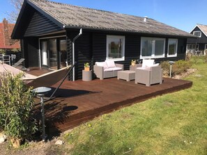 Terrace/patio - Quietly located holiday home close to the sea (Brenderup)