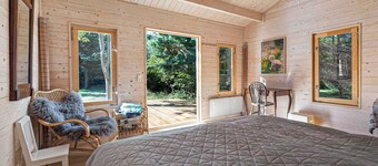 Beautiful summer house near forest and beach