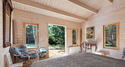 Beautiful summer house near forest and beach